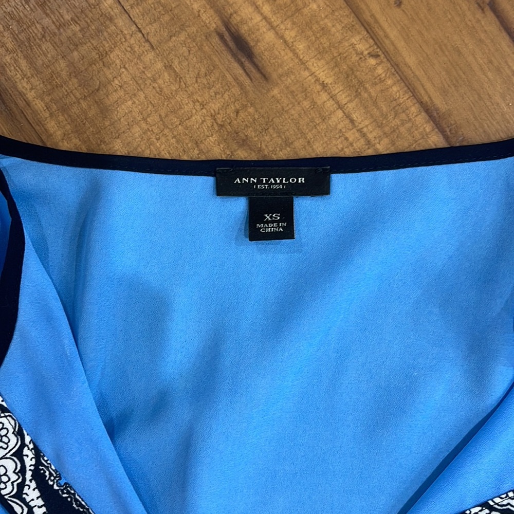 Lovely Ann Taylor tunic - Picture 2 of 2